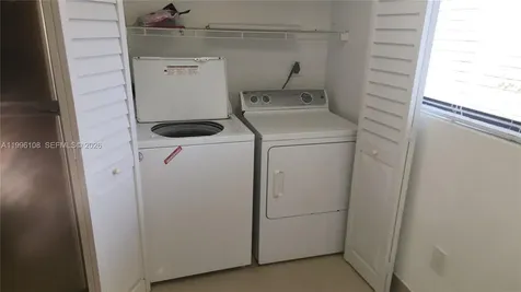 210 E Palm Circle E Pembroke Pines FL 33025