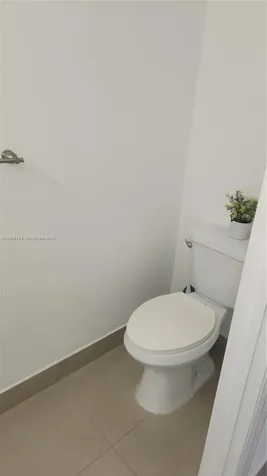 210 E Palm Circle E Pembroke Pines FL 33025