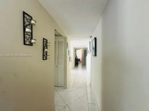 17878 N Bay Road Sunny Isles Beach FL 33160