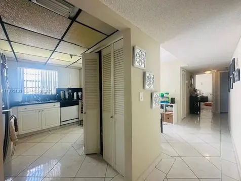 17878 N Bay Road Sunny Isles Beach FL 33160