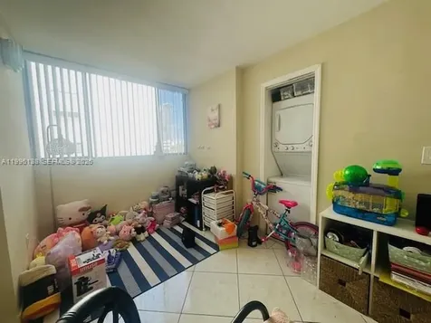 17878 N Bay Road Sunny Isles Beach FL 33160