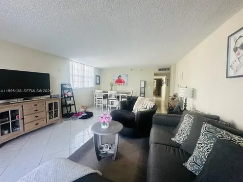 17878 N Bay Road Sunny Isles Beach FL 33160