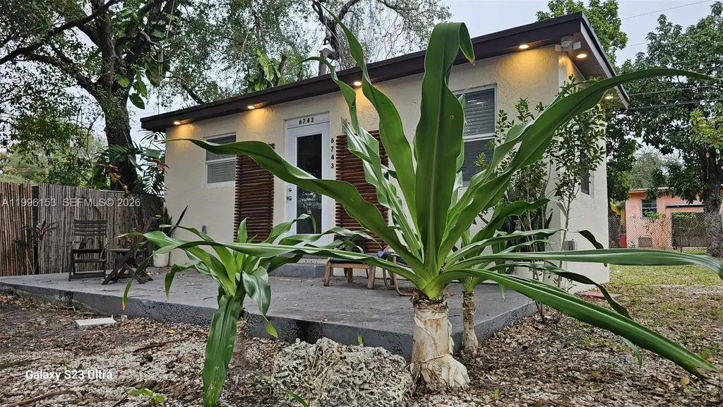 6743 NW 4th Avenue Miami FL 33150