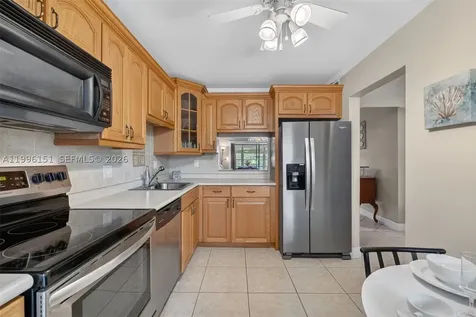 2991 NW 46th Avenue Lauderdale Lakes FL 33313