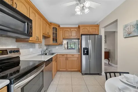 2991 NW 46th Avenue Lauderdale Lakes FL 33313
