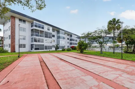 2991 NW 46th Avenue Lauderdale Lakes FL 33313