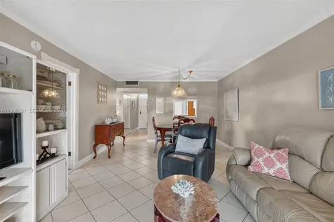 2991 NW 46th Avenue Lauderdale Lakes FL 33313