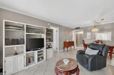 2991 NW 46th Avenue Lauderdale Lakes FL 33313
