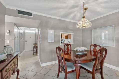 2991 NW 46th Avenue Lauderdale Lakes FL 33313