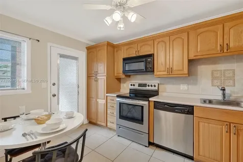 2991 NW 46th Avenue Lauderdale Lakes FL 33313
