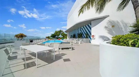 55 SW 9th Miami FL 33130