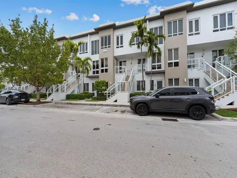 10265 NW 63rd Terrace Doral FL 33178