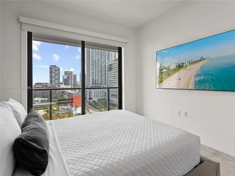 239 SW 9th Street Miami FL 33130