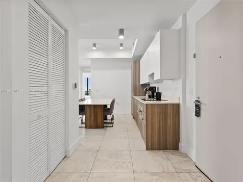 239 SW 9th Street Miami FL 33130