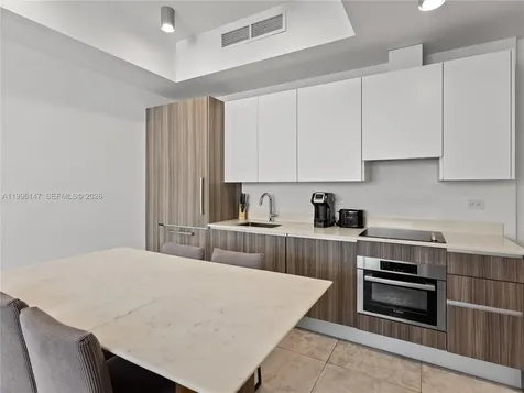 239 SW 9th Street Miami FL 33130