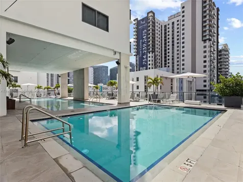 239 SW 9th Street Miami FL 33130