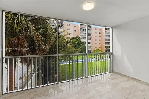 319 NE 14th Avenue Hallandale Beach FL 33009