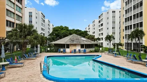 319 NE 14th Avenue Hallandale Beach FL 33009