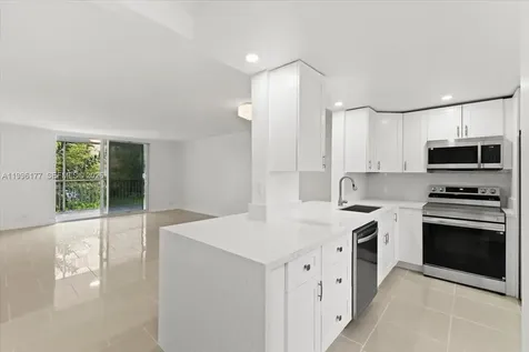 319 NE 14th Avenue Hallandale Beach FL 33009