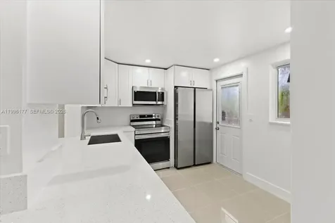 319 NE 14th Avenue Hallandale Beach FL 33009
