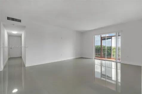6130 W 19th Avenue Hialeah FL 33012