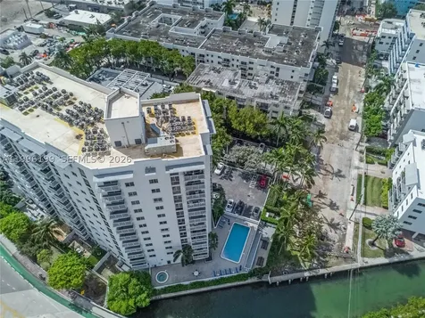 1688 West Avenue Miami Beach FL 33139