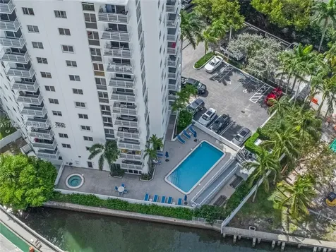 1688 West Avenue Miami Beach FL 33139
