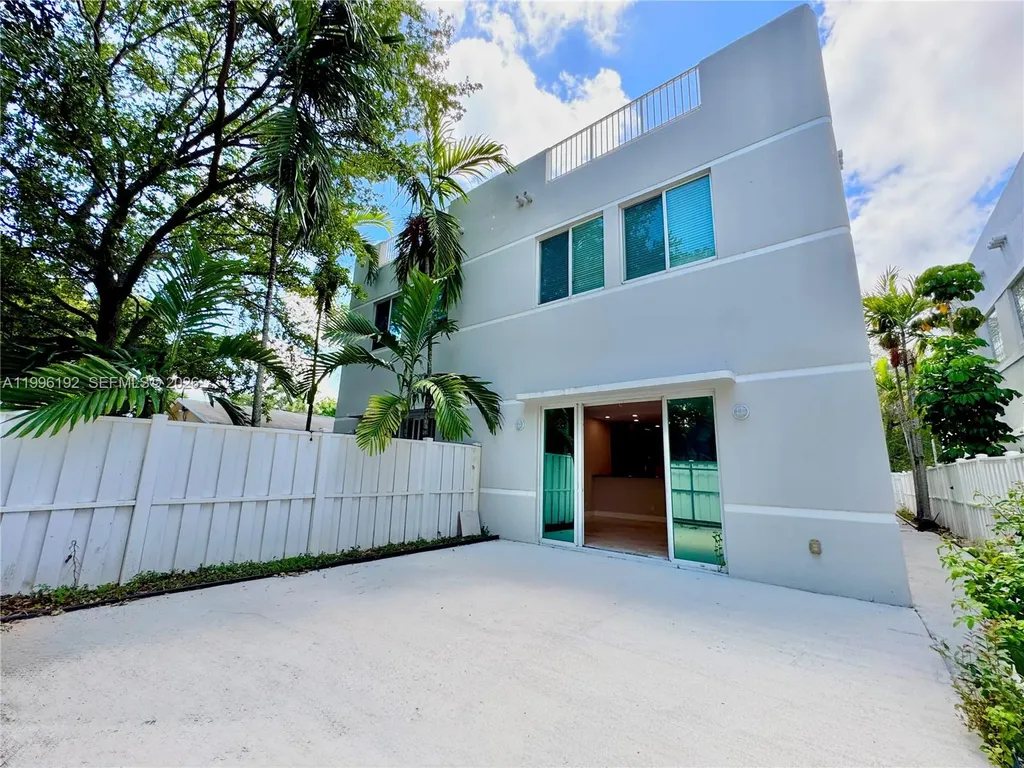 504 SW 4th Avenue Fort Lauderdale FL 33315