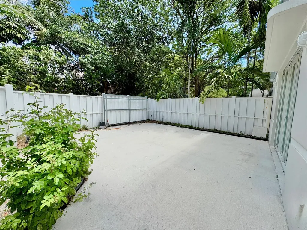 504 SW 4th Avenue Fort Lauderdale FL 33315