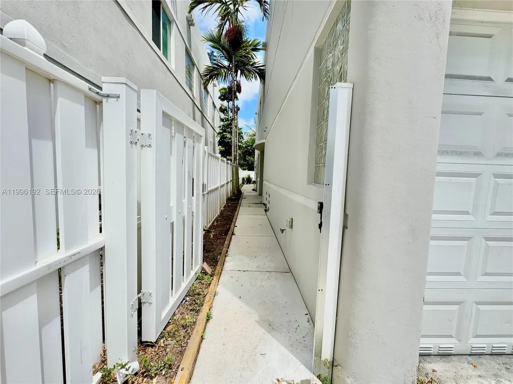 504 SW 4th Avenue Fort Lauderdale FL 33315