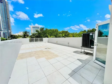504 SW 4th Avenue Fort Lauderdale FL 33315