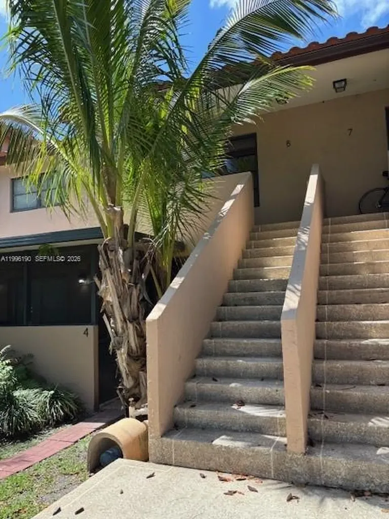 9050 Jacaranda Lane Plantation FL 33324