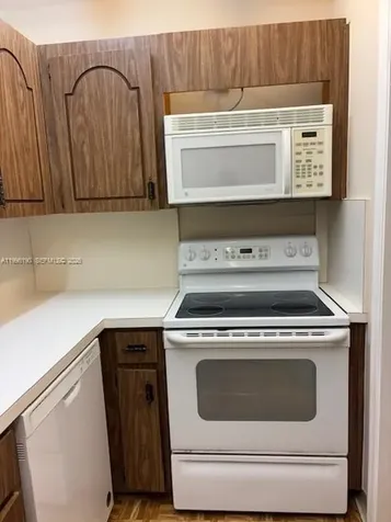 9050 Jacaranda Lane Plantation FL 33324