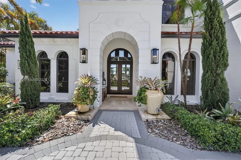 678 Hermitage Circle Palm Beach Gardens FL 33410