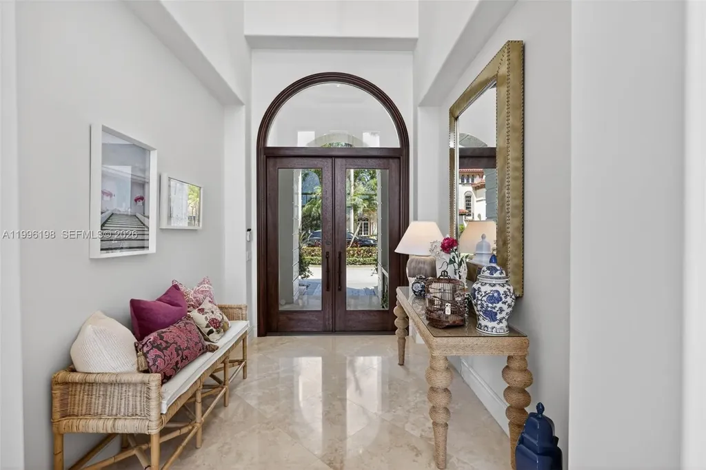 678 Hermitage Circle Palm Beach Gardens FL 33410