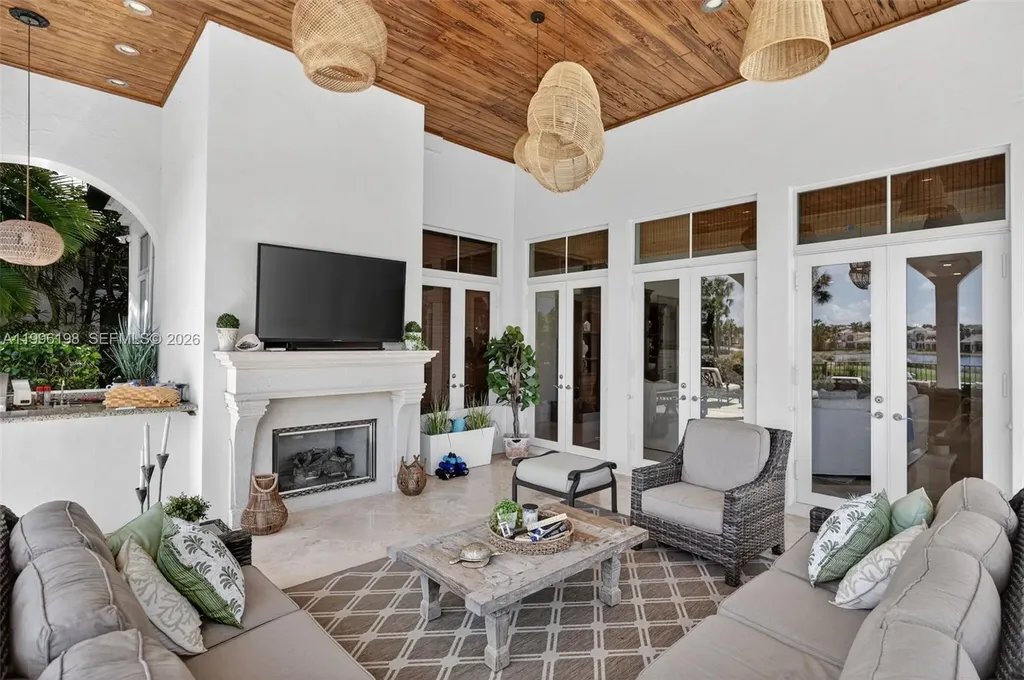 678 Hermitage Circle Palm Beach Gardens FL 33410