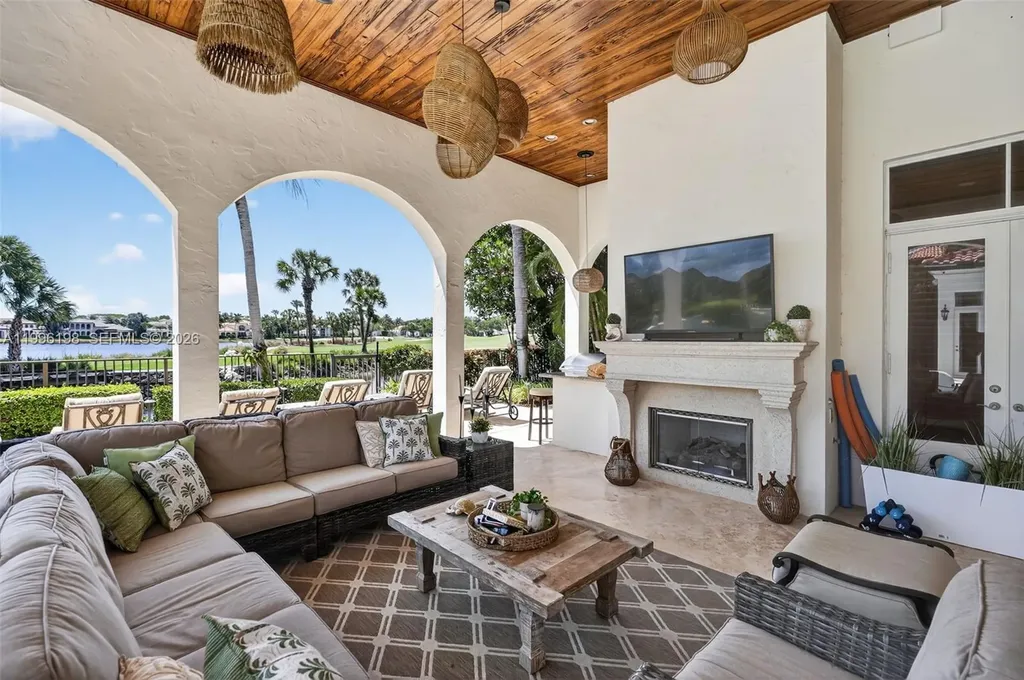 678 Hermitage Circle Palm Beach Gardens FL 33410