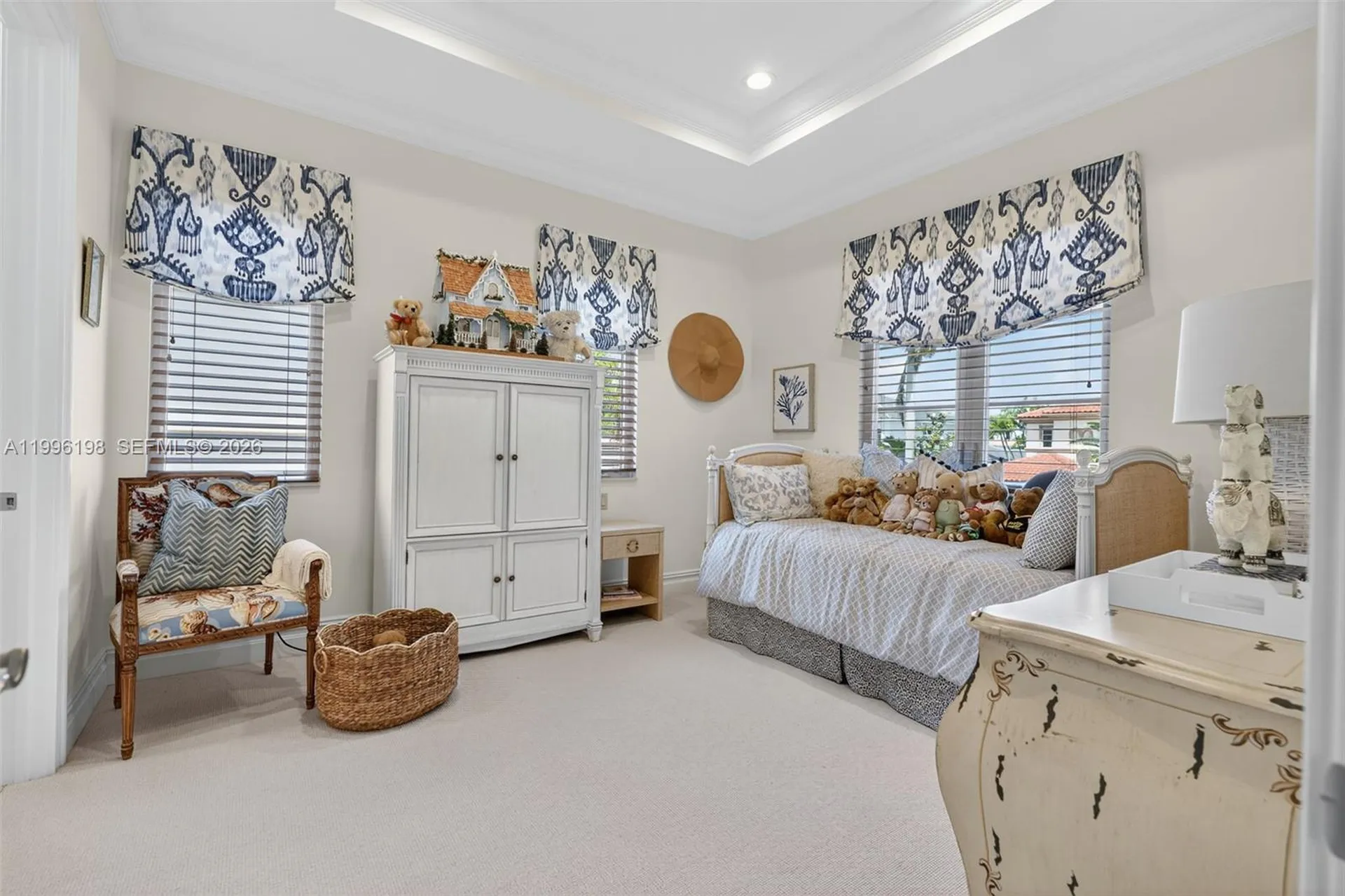 678 Hermitage Circle Palm Beach Gardens FL 33410