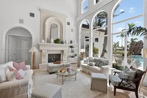 678 Hermitage Circle Palm Beach Gardens FL 33410