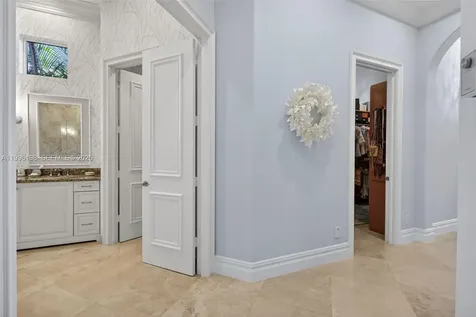 678 Hermitage Circle Palm Beach Gardens FL 33410