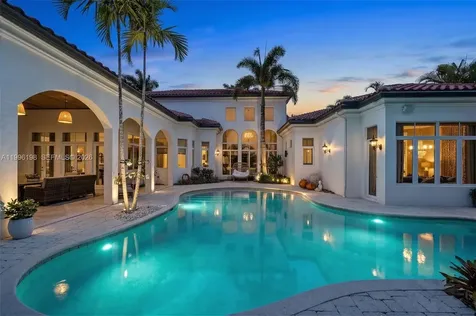 678 Hermitage Circle Palm Beach Gardens FL 33410