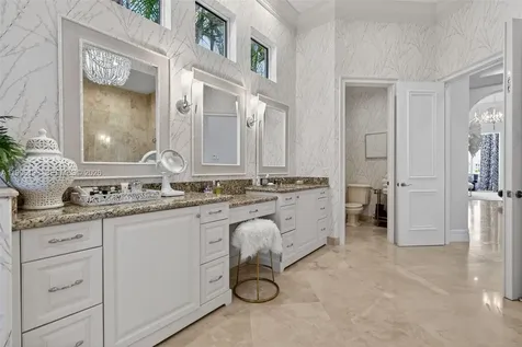 678 Hermitage Circle Palm Beach Gardens FL 33410