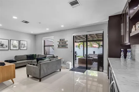 3446 W 90th Street Hialeah FL 33018