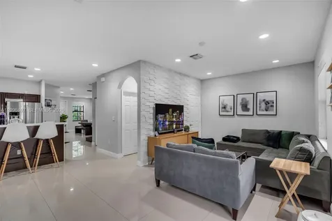 3446 W 90th Street Hialeah FL 33018