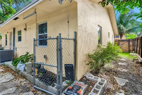 6133 SW 62nd Terrace South Miami FL 33143