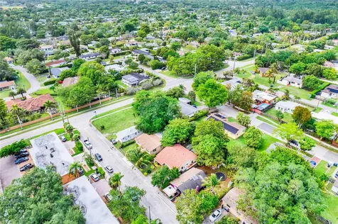 6133 SW 62nd Terrace South Miami FL 33143