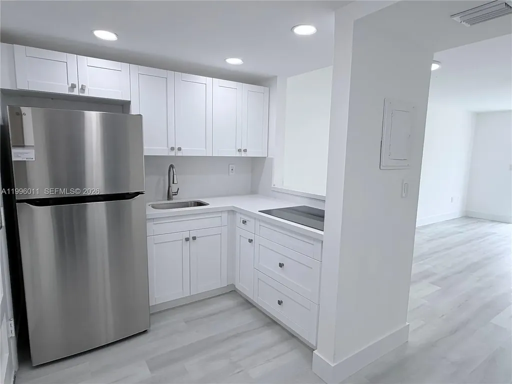 2980 Point East Drive Aventura FL 33160