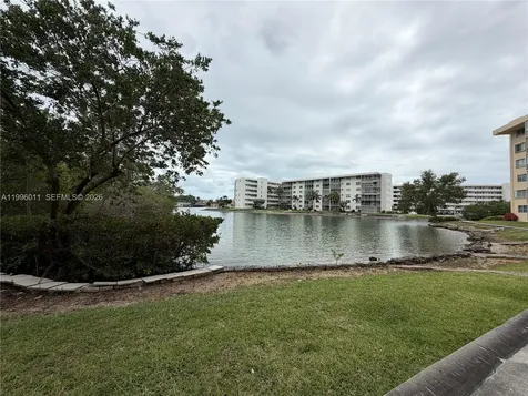 2980 Point East Drive Aventura FL 33160