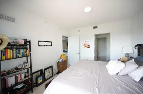 488 NE 18th Street Miami FL 33132
