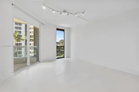 21150 Point Place Aventura FL 33180